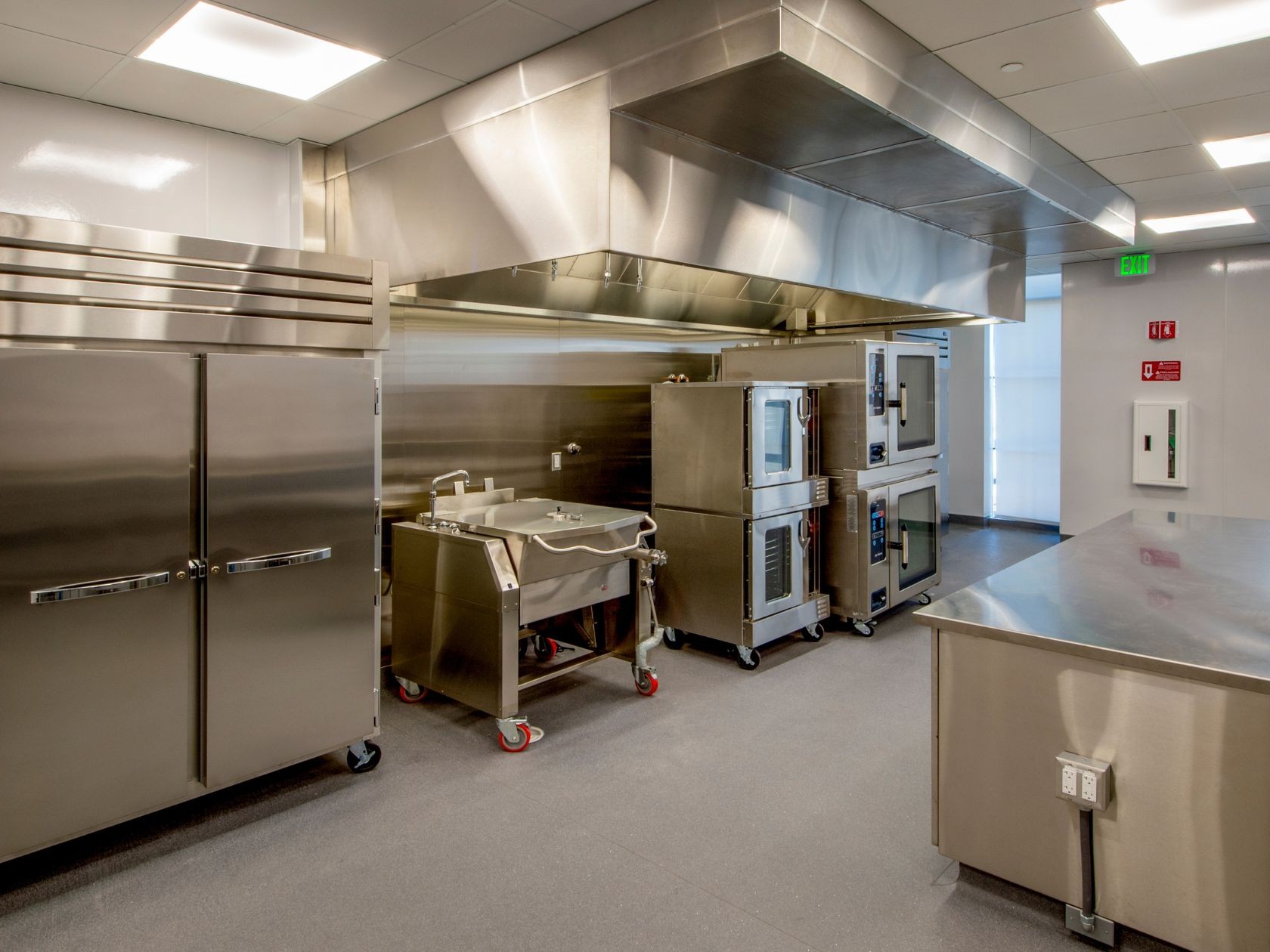 Commercial cool rooms and freezer rooms for hospitality - Melbourne - Air four